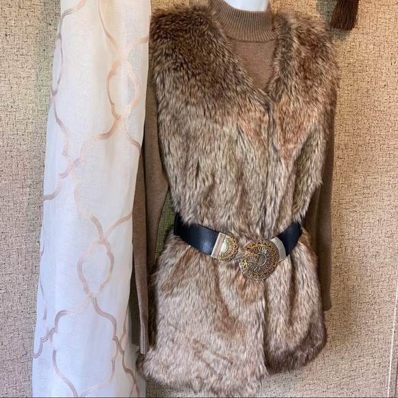 Le Moda Open Front Faux Fur & Knit Vest - Picture 2 of 12